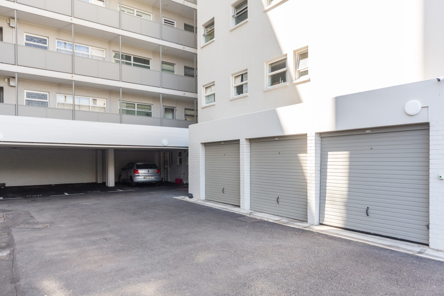 2 Bedroom Property for Sale in Mouille Point Western Cape